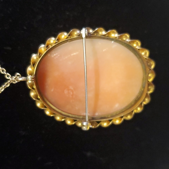 Large statement Vintage cameo necklace with 18 inch gold filled chain - Picture 3 of 5